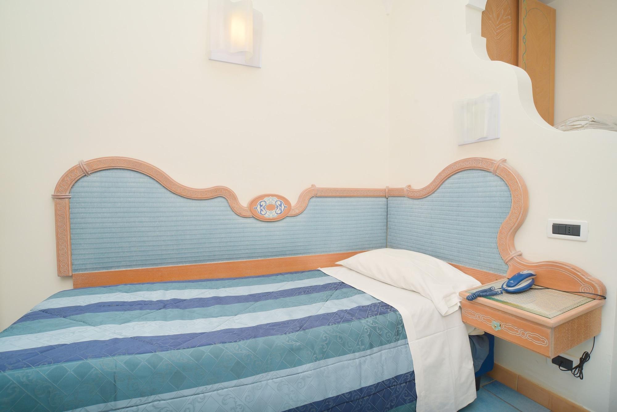 Albergo Italia - Beach Hotel 卡萨米乔拉泰尔梅 外观 照片