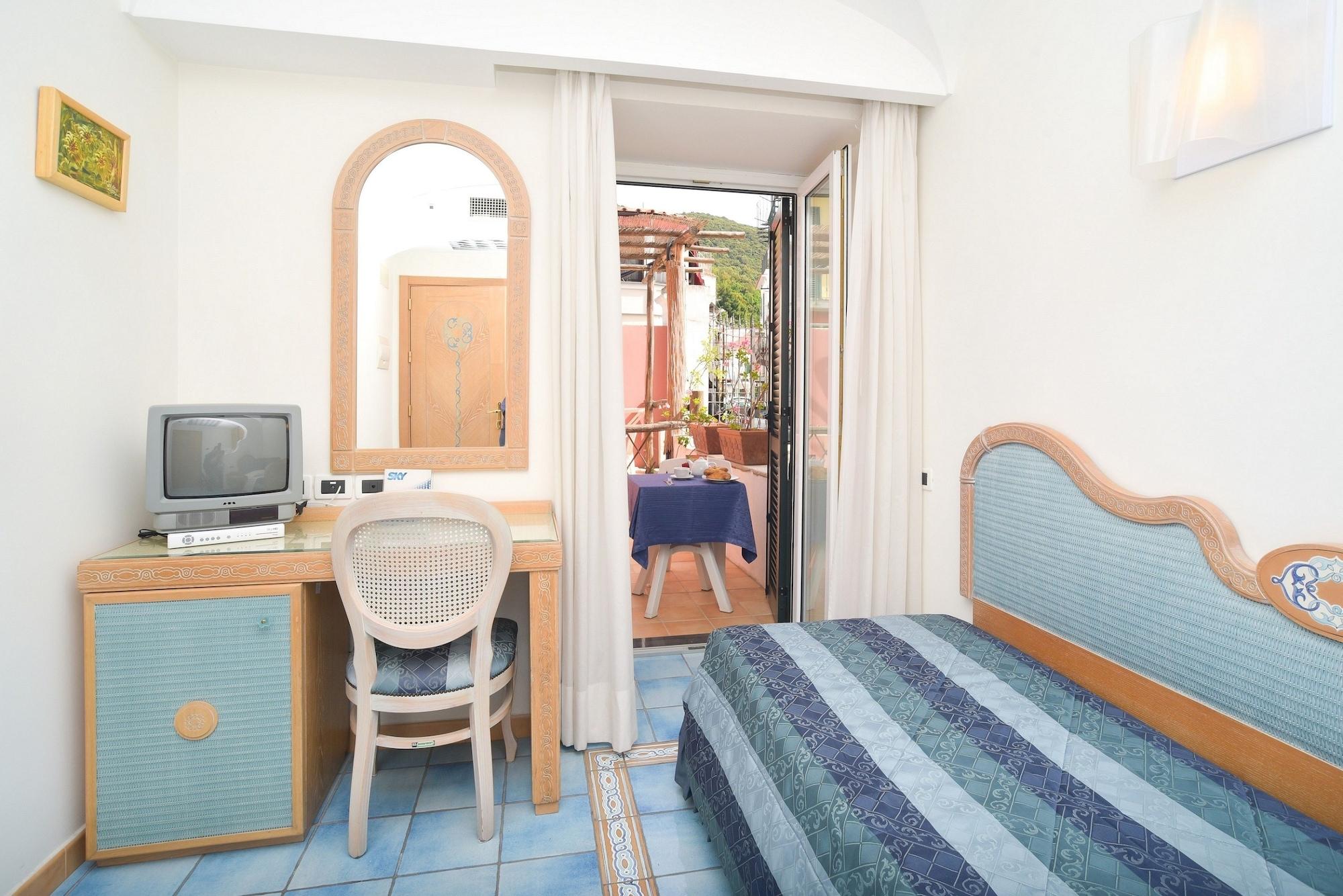 Albergo Italia - Beach Hotel 卡萨米乔拉泰尔梅 外观 照片