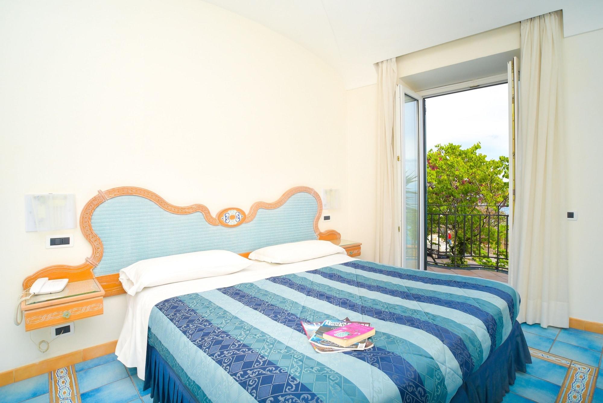 Albergo Italia - Beach Hotel 卡萨米乔拉泰尔梅 外观 照片