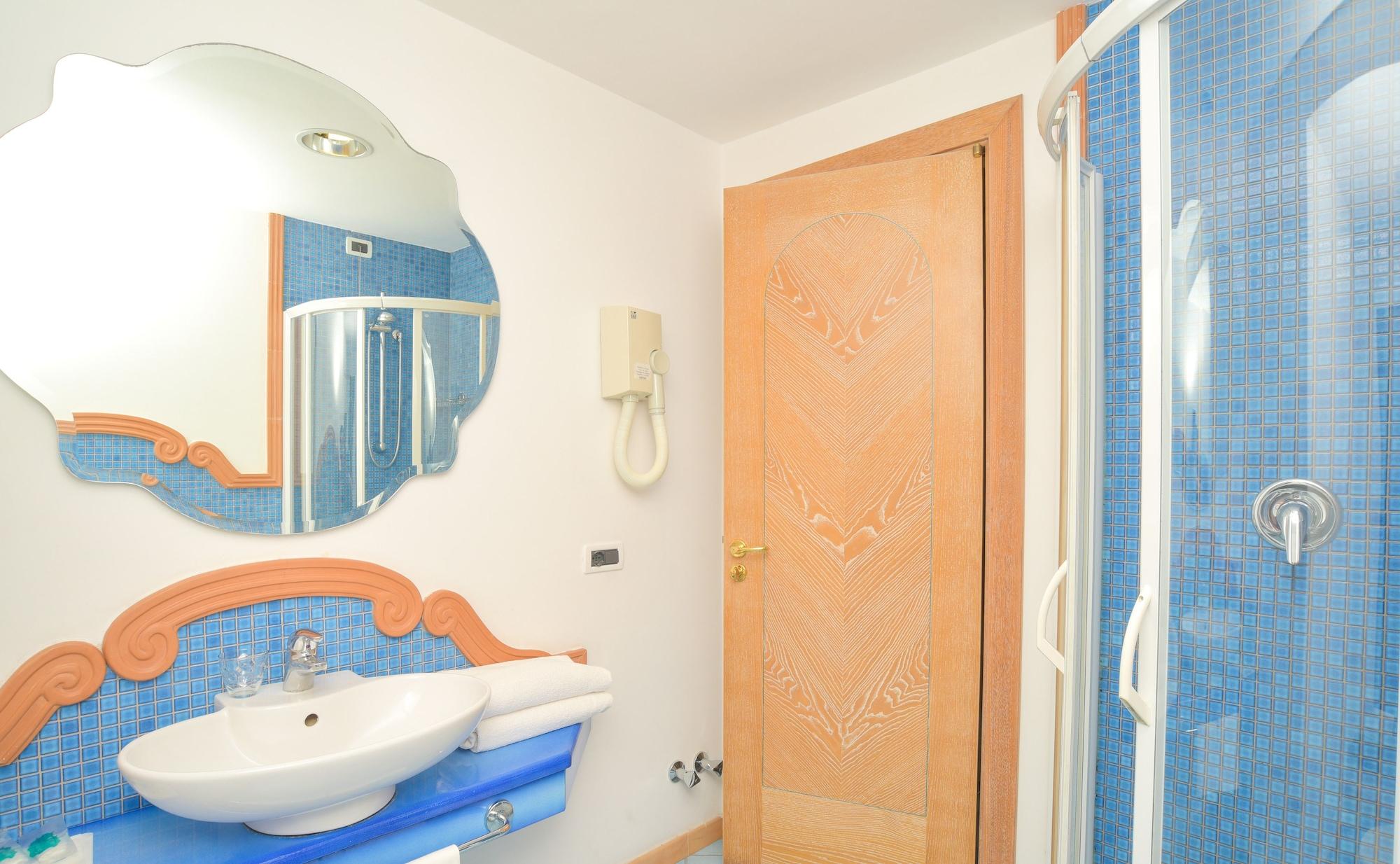 Albergo Italia - Beach Hotel 卡萨米乔拉泰尔梅 外观 照片