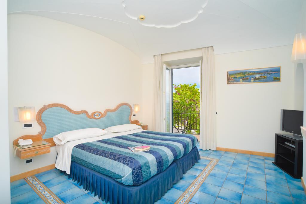 Albergo Italia - Beach Hotel 卡萨米乔拉泰尔梅 外观 照片