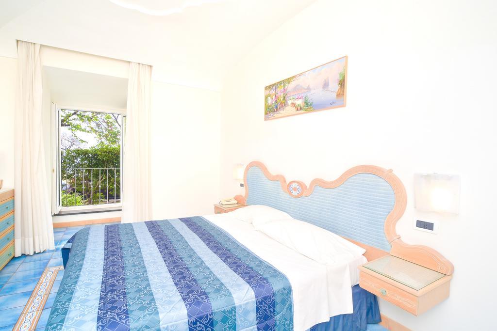 Albergo Italia - Beach Hotel 卡萨米乔拉泰尔梅 外观 照片